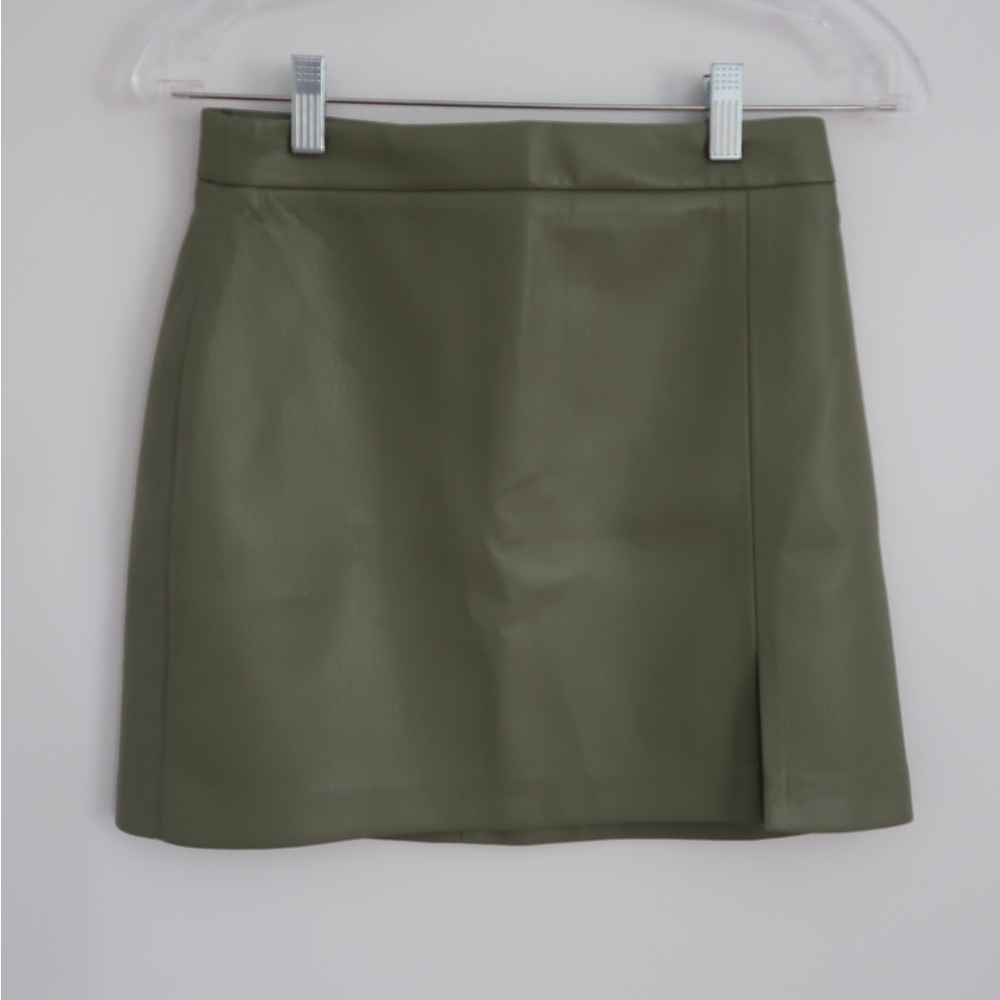 Aritzia - Wilfred Tempest Skirt in Sage Frost